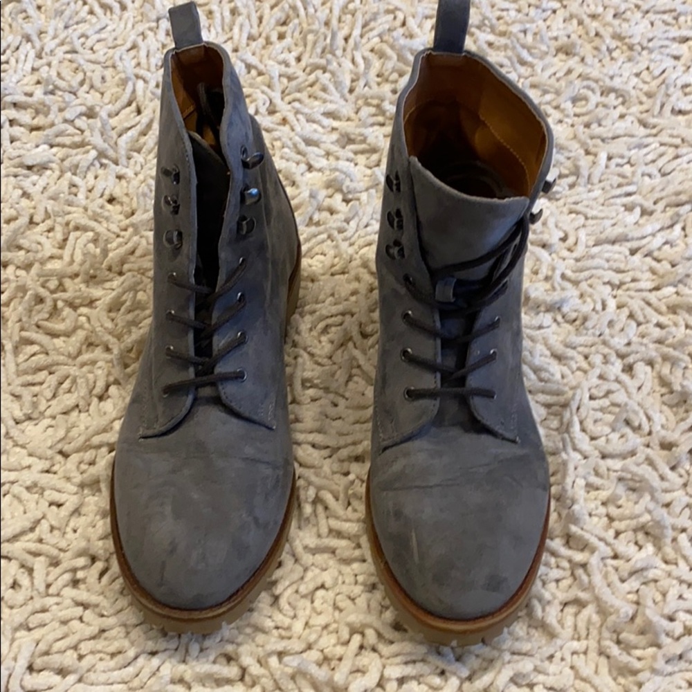 Women’s size 7 suede boots